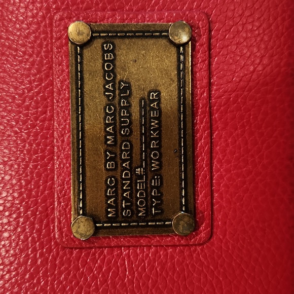 Marc By Marc Jacobs Classic Q Slim Zip Around Wallet Red Leather - Picture 3 of 14